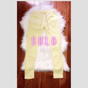 SOLD ‼️ Yellow distressed pants
